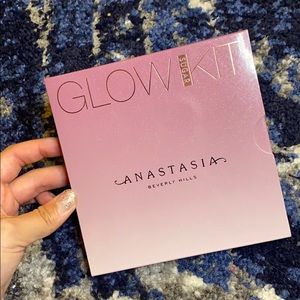 Anastasia Beverly Hills Glow Kit Highlighters